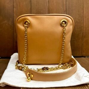 Gucci Tan Leather Shoulder Bag with Gold Chain